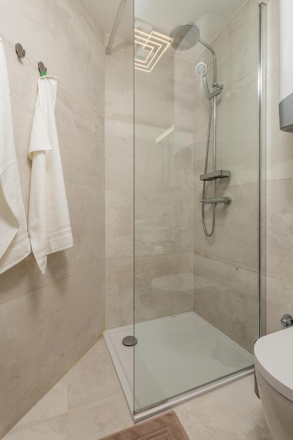 Luxury City Center Apartment -50M To The Sea โอปาติยา ภายนอก รูปภาพ